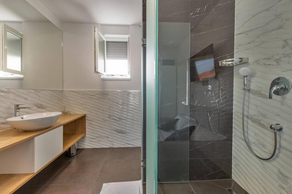 Villa Aurus - Luxury 5 Bedroom Vir Kültér fotó