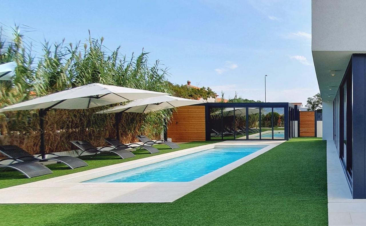 Villa Aurus - Luxury 5 Bedroom Vir Kültér fotó